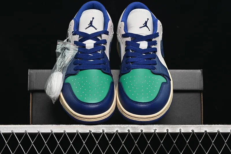 All categories Air Jordan Jordan series basketball shoes Air Jordan 1 Low Air Jordan 1 Low AJ1 Joe 1 blue and green color matching low-top cultural casual sneakers 553558-147
